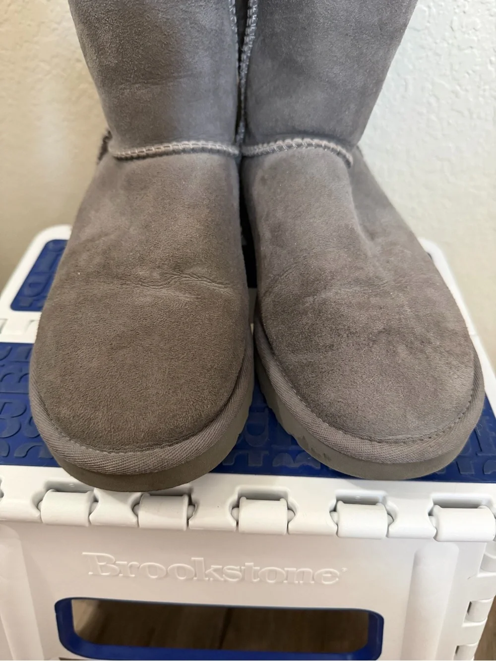 UGG Classic Short Boot - Gray Suede